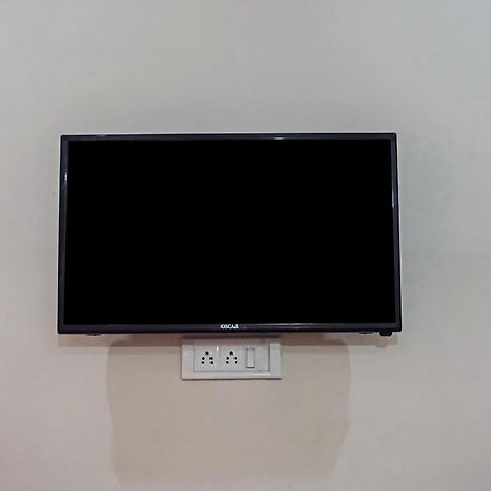 Hotel O Quadis Noida Buitenkant foto