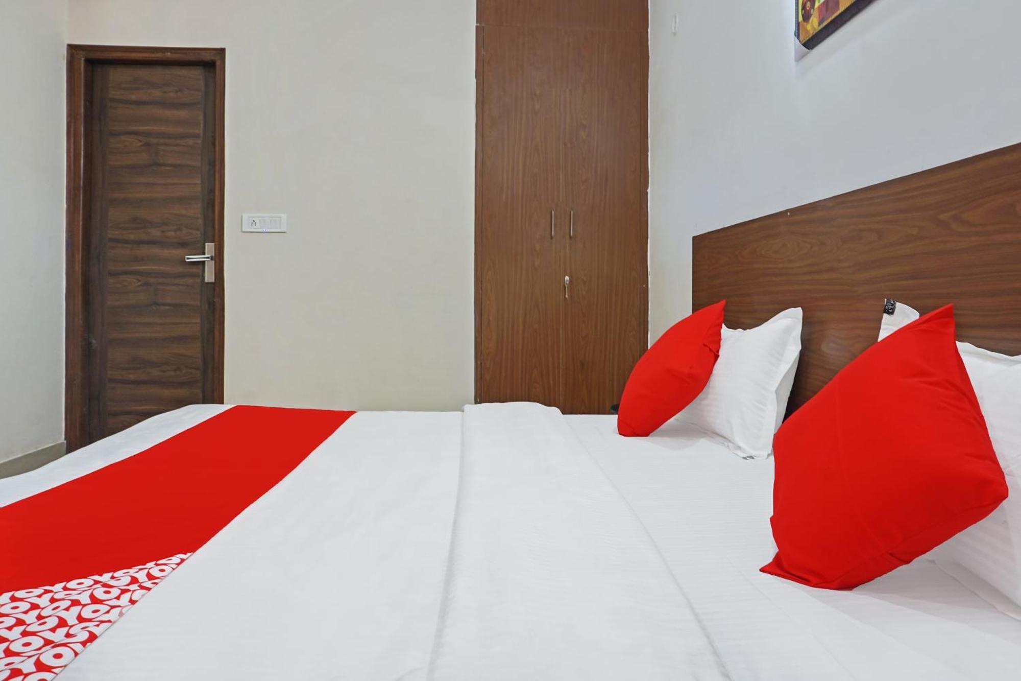 Hotel O Quadis Noida Buitenkant foto