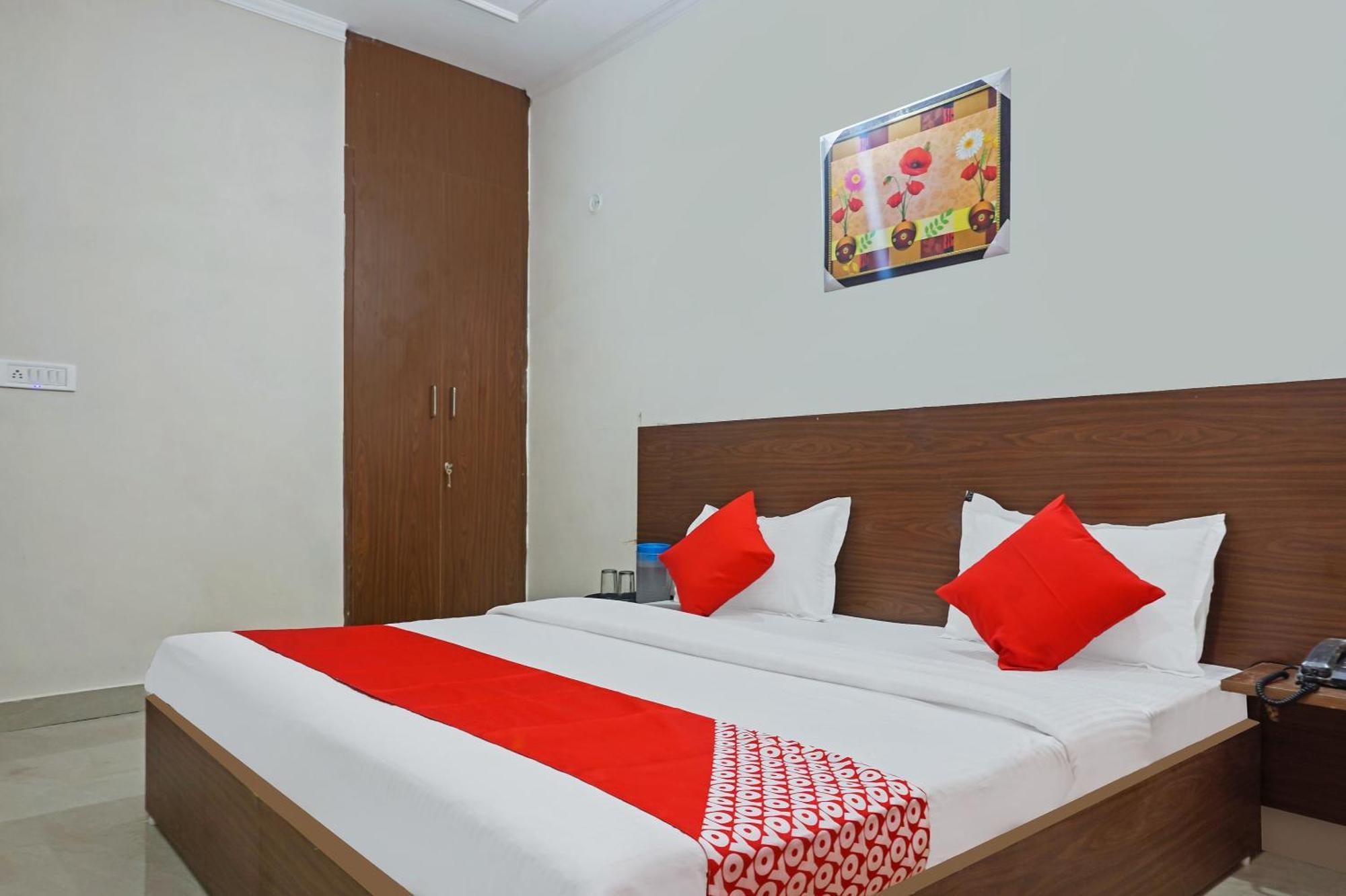Hotel O Quadis Noida Buitenkant foto