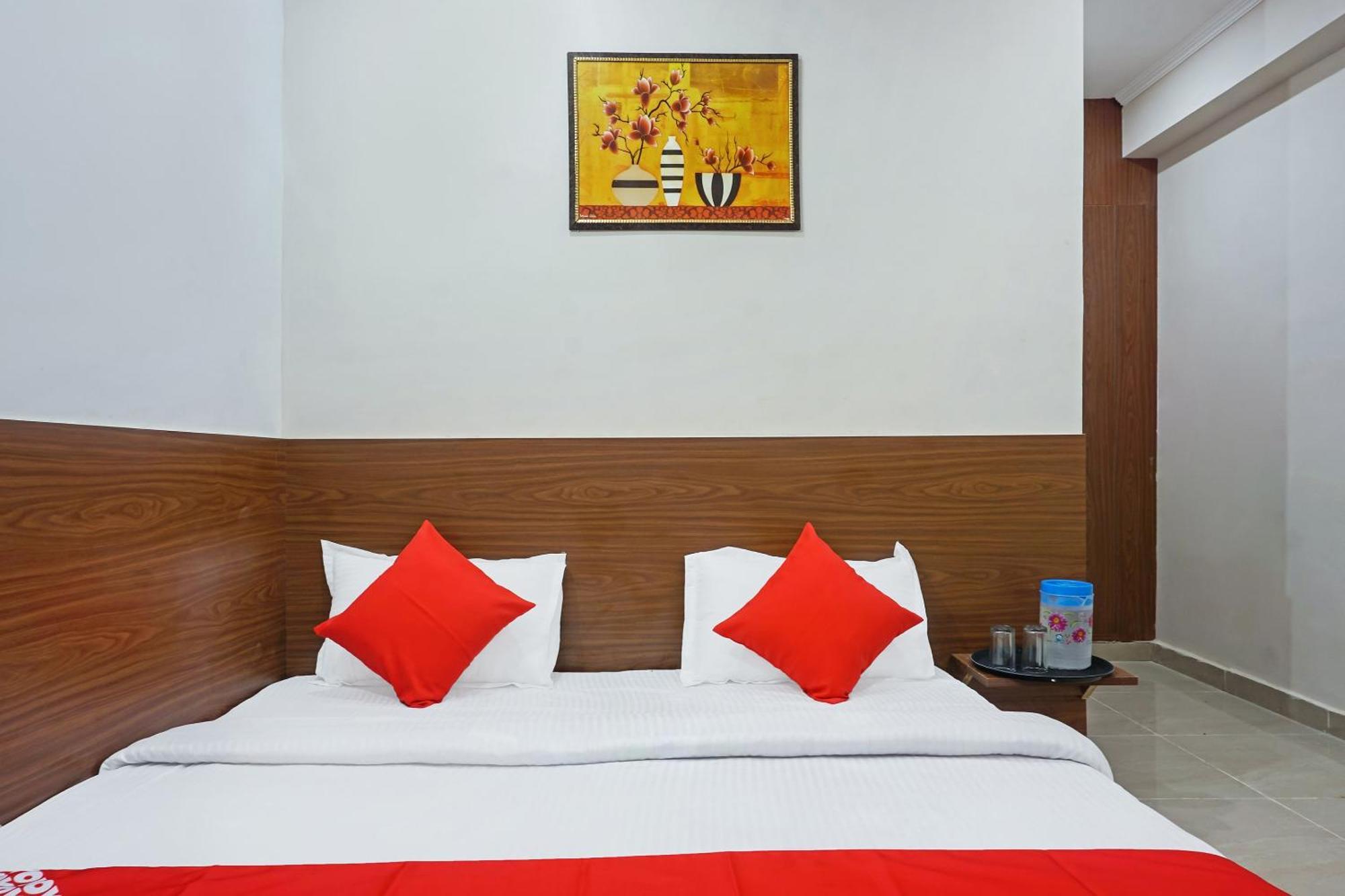 Hotel O Quadis Noida Buitenkant foto