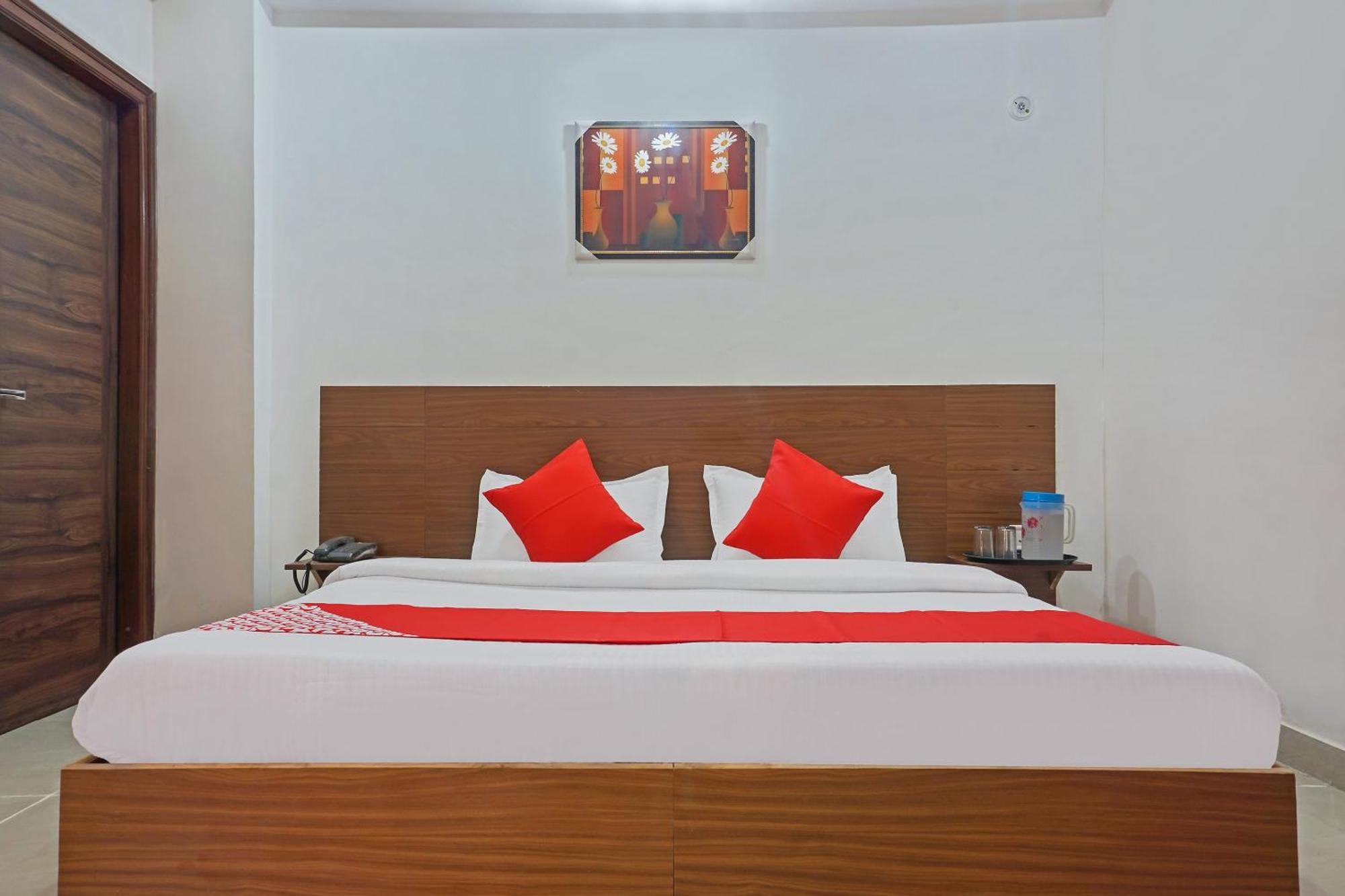 Hotel O Quadis Noida Buitenkant foto