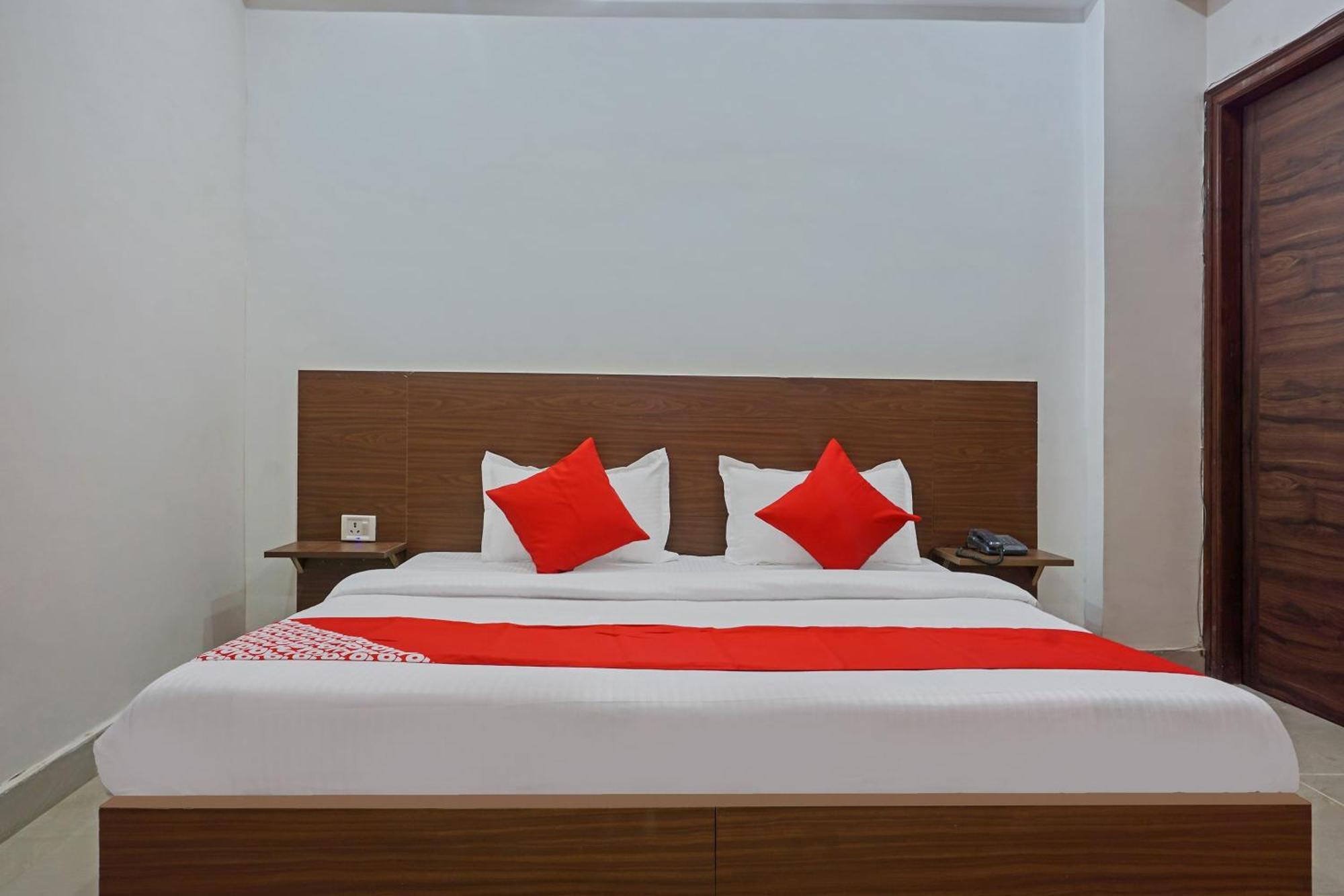Hotel O Quadis Noida Buitenkant foto